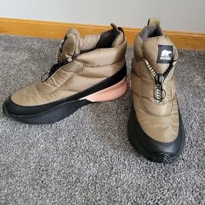Sorel Olive Green and Black Quilted Ankle Booties with Pink Accent